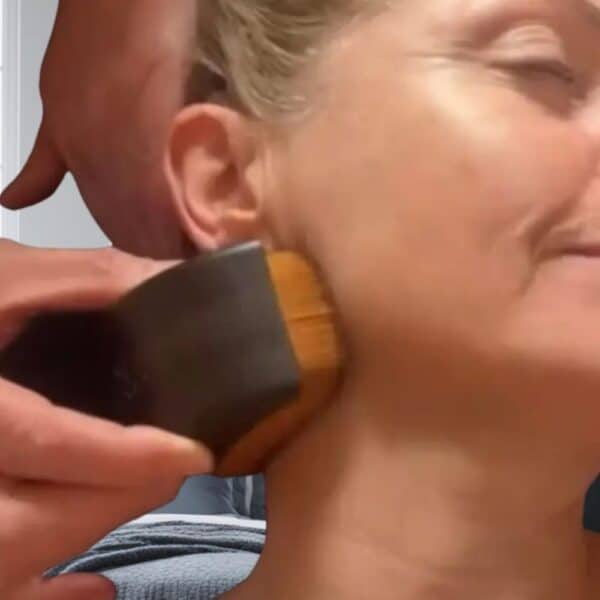 Glow Master Face Brush – Lymphatic Drainage & Deep Facial Cleansing Tool - Image 6